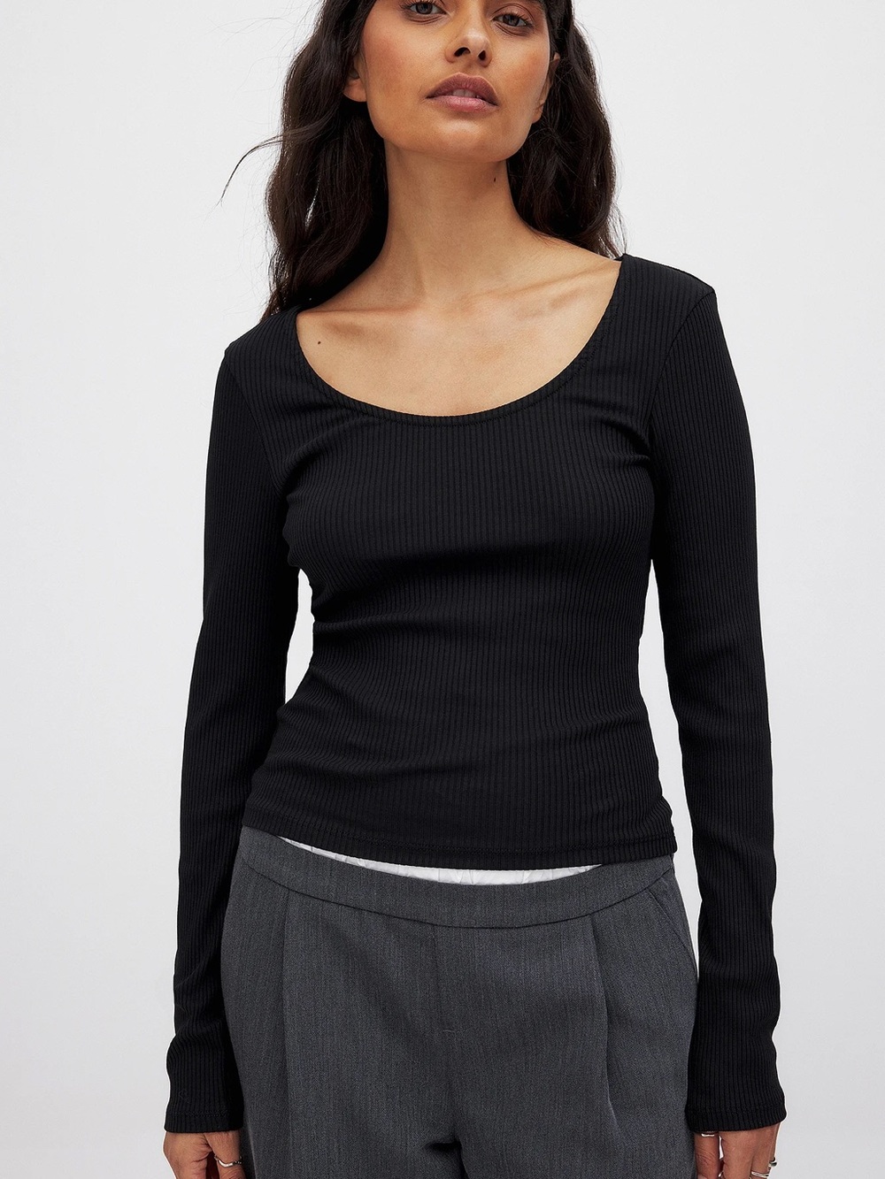 Ribbed Scoop-Neck Long Sleeve Top - Black